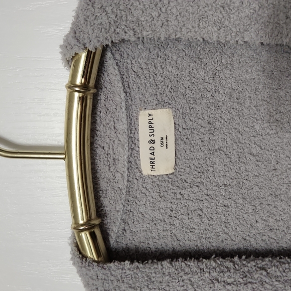 Thread & Supply The Cloud Wrap - Picture 5 of 8